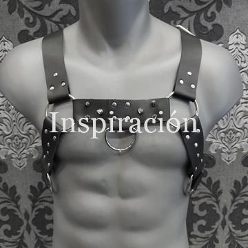 Arnés de pecho con pinchos - Imagen 1